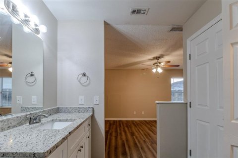 House in Orlando, Florida 3 bedrooms, 109.72 sq.m. № 1539584 - photo 13