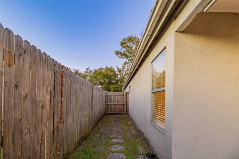 House in Orlando, Florida 3 bedrooms, 109.72 sq.m. № 1539584 - photo 23