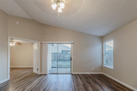 House in Orlando, Florida 3 bedrooms, 109.72 sq.m. № 1539584 - photo 8