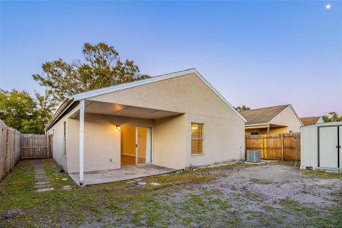 House in Orlando, Florida 3 bedrooms, 109.72 sq.m. № 1539584 - photo 20