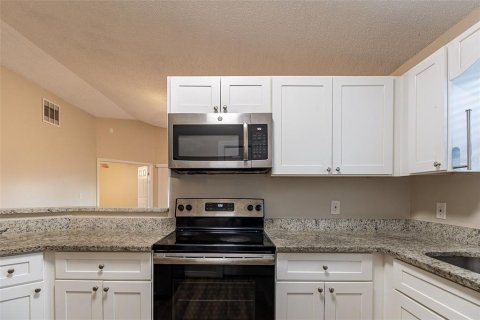 House in Orlando, Florida 3 bedrooms, 109.72 sq.m. № 1539584 - photo 6
