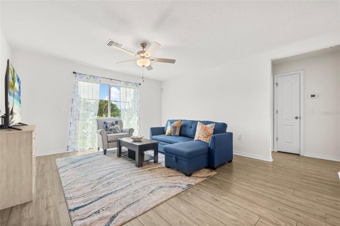 Villa ou maison à vendre à Palm Bay, Floride: 3 chambres, 115.57 m2 № 2318401 - photo 4