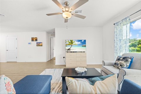 Villa ou maison à vendre à Palm Bay, Floride: 3 chambres, 115.57 m2 № 2318401 - photo 6