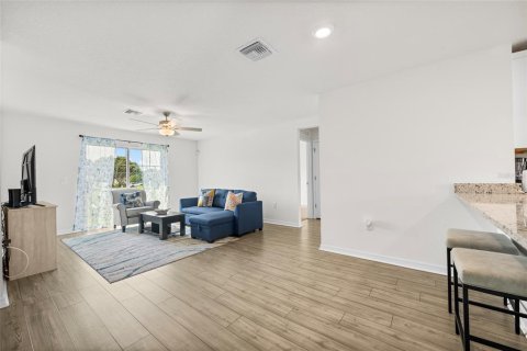 Villa ou maison à vendre à Palm Bay, Floride: 3 chambres, 115.57 m2 № 2318401 - photo 5