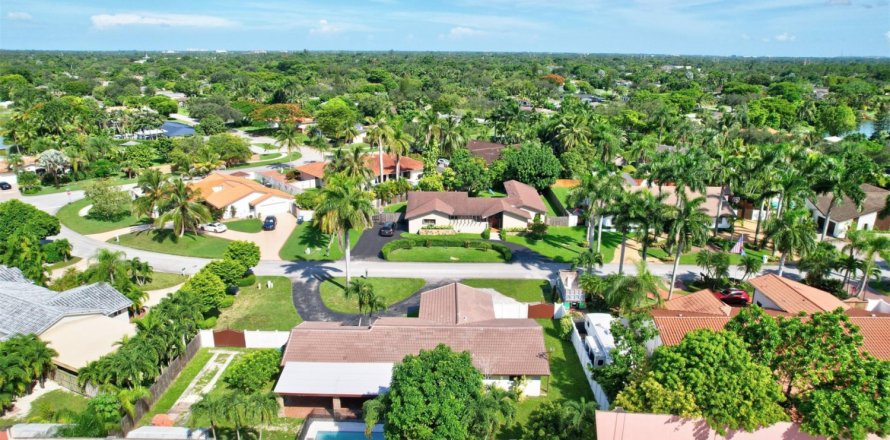 Casa en Miami, Florida 4 dormitorios, 223.8 m2 № 970250