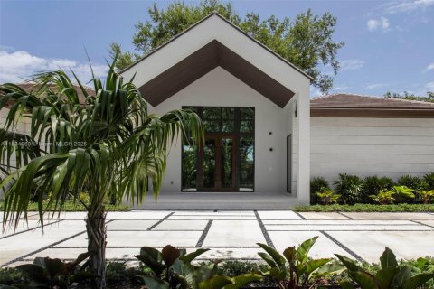 House in Miami, Florida 7 bedrooms, 481.23 sq.m. № 1818461 - photo 3