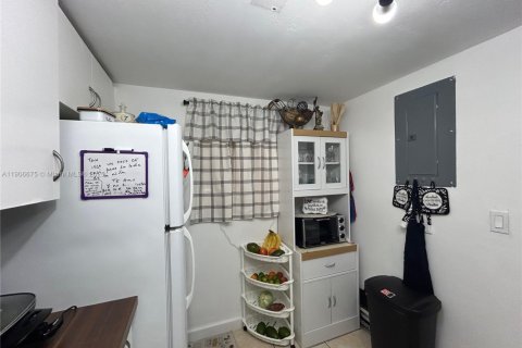 Снять в аренду кондоминиум в Майами, Флорида 2 спальни, 74.32м2, № 1963193 - фото 2