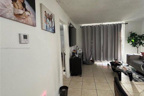 Снять в аренду кондоминиум в Майами, Флорида 2 спальни, 74.32м2, № 1963193 - фото 4
