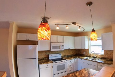 Condo in North Palm Beach, Florida, 2 bedrooms № 2181158 - photo 4