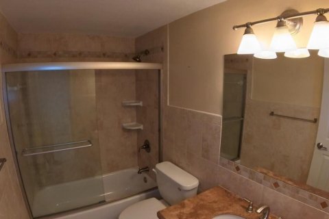 Condo in North Palm Beach, Florida, 2 bedrooms № 2181158 - photo 12