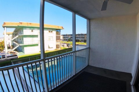Condo in North Palm Beach, Florida, 2 bedrooms № 2181158 - photo 13