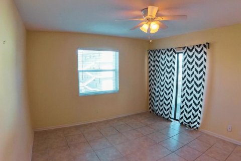 Condo in North Palm Beach, Florida, 2 bedrooms № 2181158 - photo 9