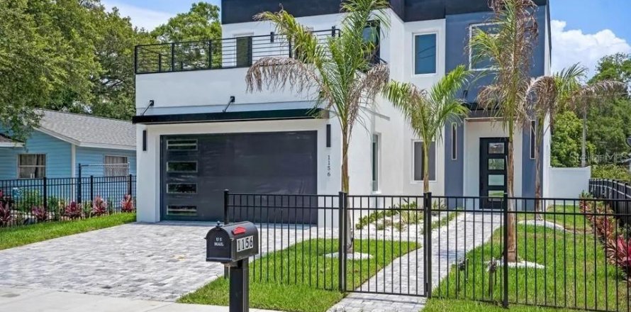 House in Sarasota, Florida 5 bedrooms, 267.74 sq.m. № 2225658