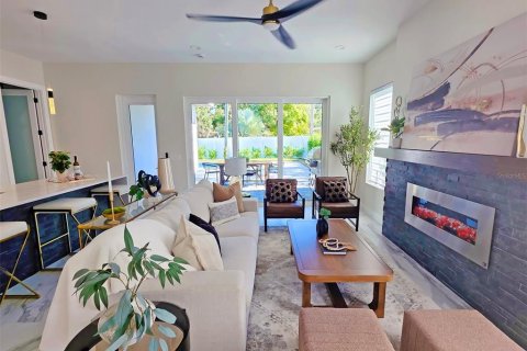 House in Sarasota, Florida 5 bedrooms, 267.74 sq.m. № 2225658 - photo 9