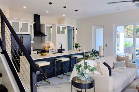 House in Sarasota, Florida 5 bedrooms, 267.74 sq.m. № 2225658 - photo 16
