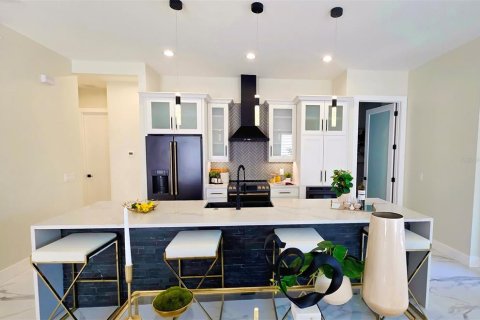 House in Sarasota, Florida 5 bedrooms, 267.74 sq.m. № 2225658 - photo 11