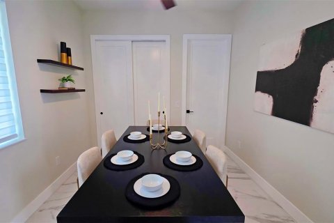 House in Sarasota, Florida 5 bedrooms, 267.74 sq.m. № 2225658 - photo 25