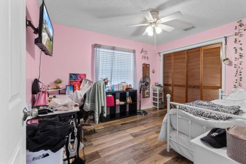 House in Spring Hill, Florida 4 bedrooms, 301.47 sq.m. № 1725777 - photo 21