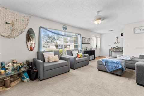 House in Spring Hill, Florida 4 bedrooms, 301.47 sq.m. № 1725777 - photo 6
