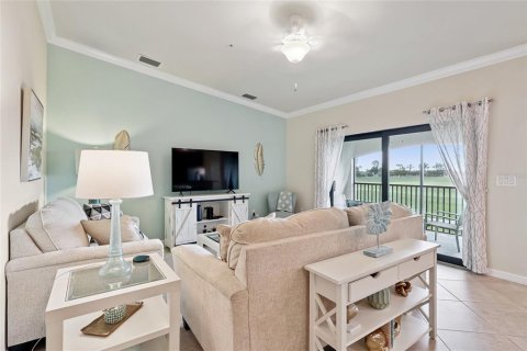 Condo in Bradenton, Florida, 2 bedrooms in LAKEWOOD NATIONAL  № 1844655 - photo 11