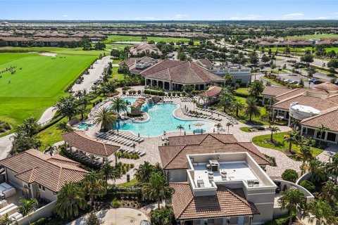 Condo in Bradenton, Florida, 2 bedrooms in LAKEWOOD NATIONAL  № 1844655 - photo 7