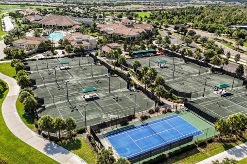 Condo in Bradenton, Florida, 2 bedrooms in LAKEWOOD NATIONAL  № 1844655 - photo 8