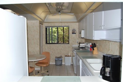 Снять в аренду кондоминиум в Сарасота, Флорида 1 комната, 112.97м2, № 213011 - фото 3