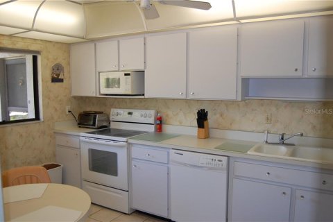 Снять в аренду кондоминиум в Сарасота, Флорида 1 комната, 112.97м2, № 213011 - фото 2