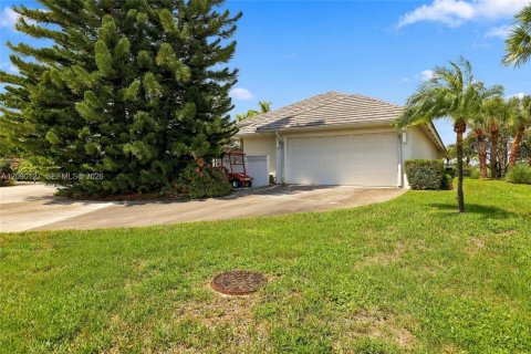 House in Atlantis, Florida 4 bedrooms, 246.01 sq.m. № 2370066