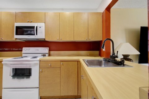 Купить кондоминиум в Майами, Флорида 2 спальни, 69.68м2, № 1712046 - фото 7