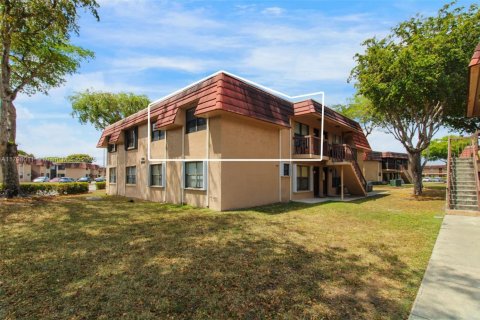 Купить кондоминиум в Майами, Флорида 2 спальни, 69.68м2, № 1712046 - фото 1