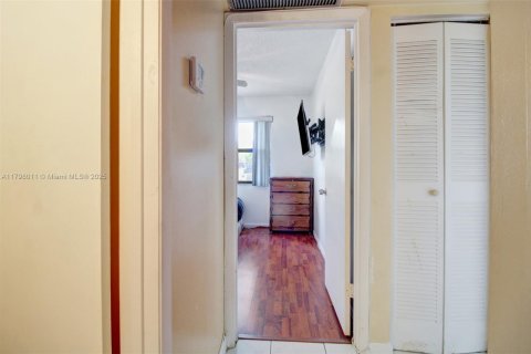 Купить кондоминиум в Майами, Флорида 2 спальни, 69.68м2, № 1712046 - фото 12