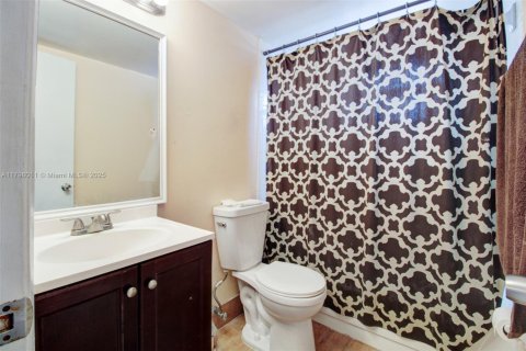 Купить кондоминиум в Майами, Флорида 2 спальни, 69.68м2, № 1712046 - фото 11