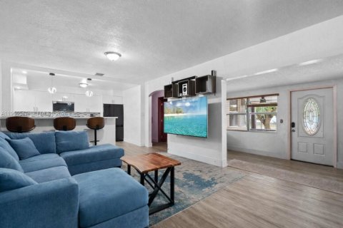 Купить виллу или дом в Майами, Флорида 5 спален, 226.68м2, № 2028869 - фото 3