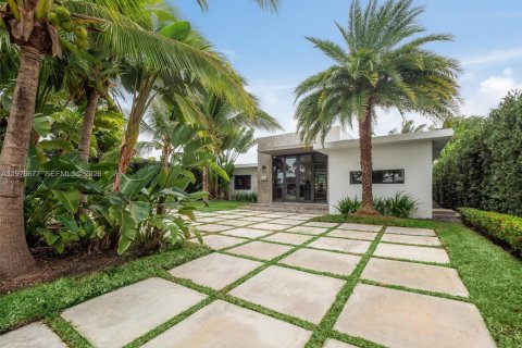 Casa en venta en Miami Beach, Florida, 5 dormitorios, 264.68 m2 № 2049669 - foto 20