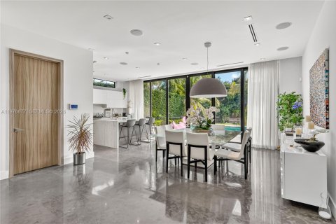 Casa en venta en Miami Beach, Florida, 5 dormitorios, 264.68 m2 № 2049669 - foto 9