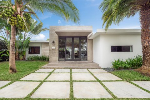 Casa en venta en Miami Beach, Florida, 5 dormitorios, 264.68 m2 № 2049669 - foto 19