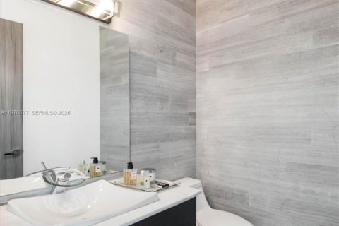 Casa en venta en Miami Beach, Florida, 5 dormitorios, 264.68 m2 № 2049669 - foto 26
