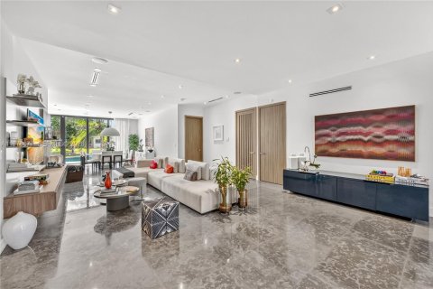 Casa en venta en Miami Beach, Florida, 5 dormitorios, 264.68 m2 № 2049669 - foto 8
