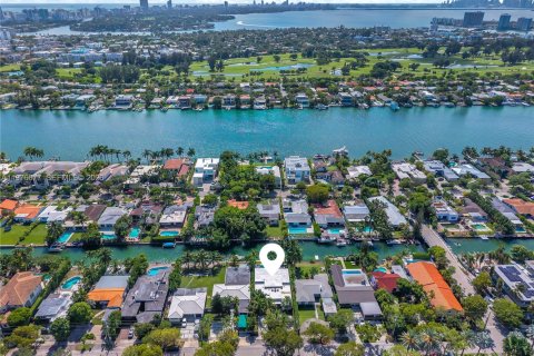 Casa en venta en Miami Beach, Florida, 5 dormitorios, 264.68 m2 № 2049669 - foto 22