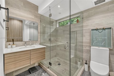 Casa en venta en Miami Beach, Florida, 5 dormitorios, 264.68 m2 № 2049669 - foto 18