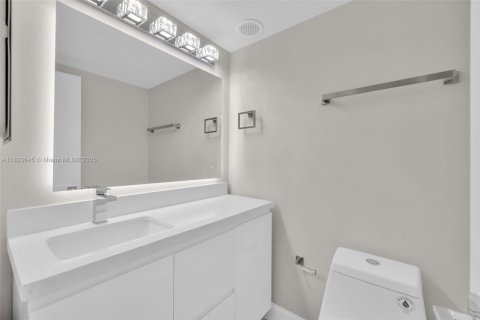 Купить кондоминиум в Санни-Айлс-Бич, Флорида 1 спальня, 87.61м2, № 1811493 - фото 12