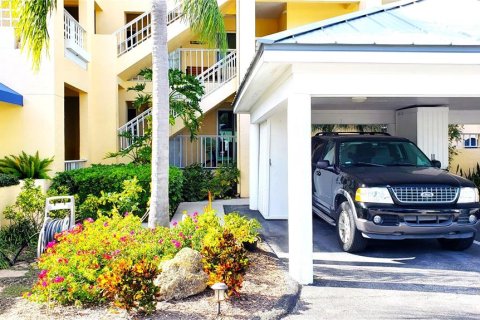 Condo in Englewood, Florida, 2 bedrooms  № 2220305 - photo 9