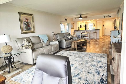 Condo in Englewood, Florida, 2 bedrooms  № 2220305 - photo 28