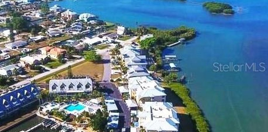Condo in Englewood, Florida, 2 bedrooms  № 2220305