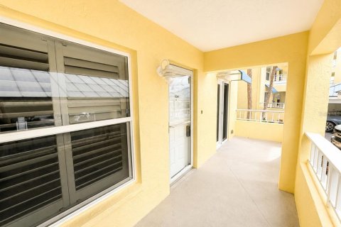 Condo in Englewood, Florida, 2 bedrooms  № 2220305 - photo 11