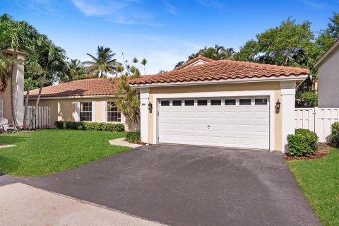 Casa en Plantation, Florida 4 dormitorios, 196.58 m2 № 2336957