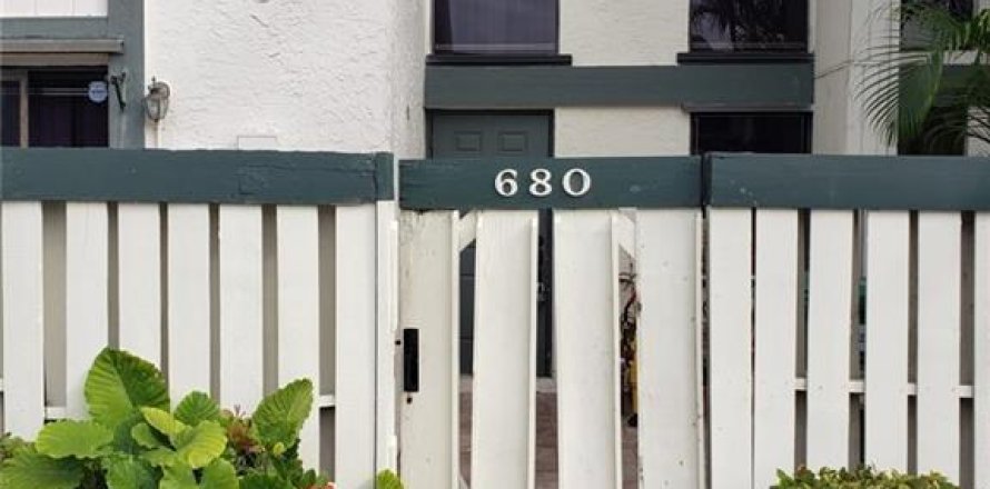 Touwnhouse à Miami, Floride 3 chambres, 160.91 m2 № 2433932