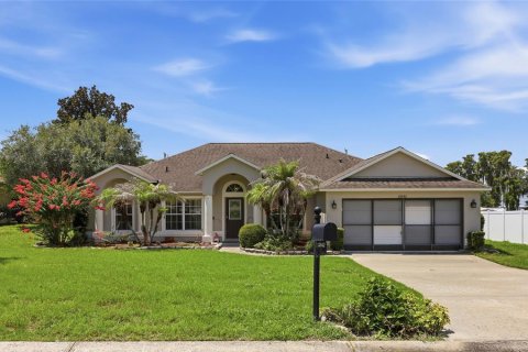 Villa ou maison à Clermont, Floride 4 chambres, 204.01 m2 № 2151346