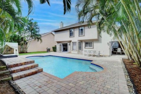 House in Wellington, Florida 5 bedrooms, 180.79 sq.m. № 2059896 - photo 3